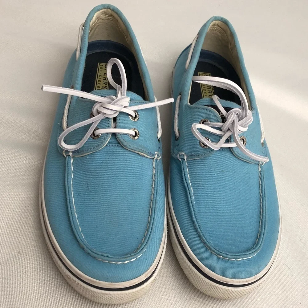 Sperry classic light blue boat shoe
